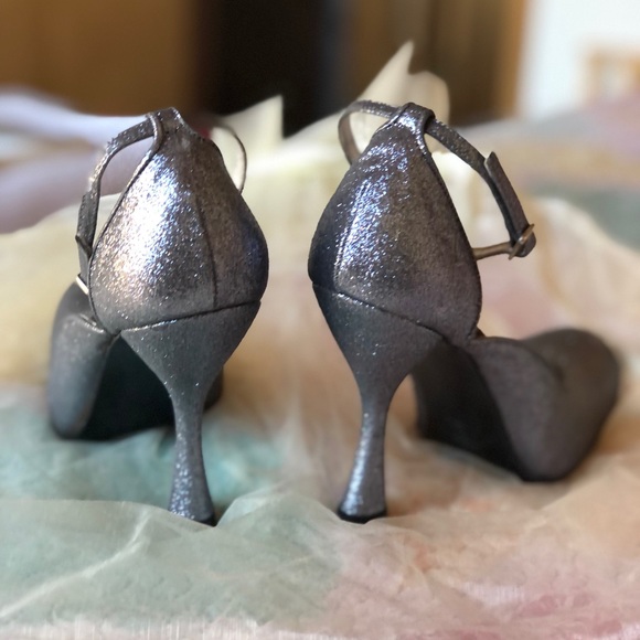 DOLCE & GABBANA Pewter Silver Glitter Heels! Magnificent! NWOT/ Made in Italy. - Picture 4 of 16